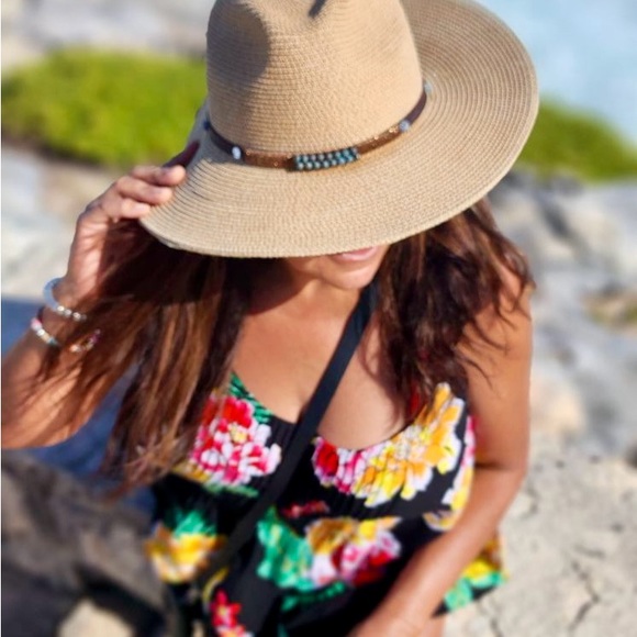 Meet your Posher, Liz - Picture 3 of 6